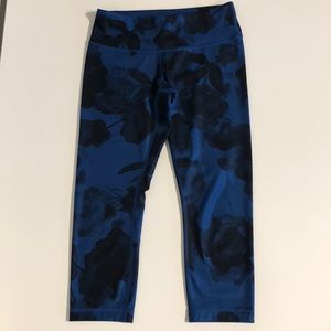 Lululemon Cropped Yoga Pants